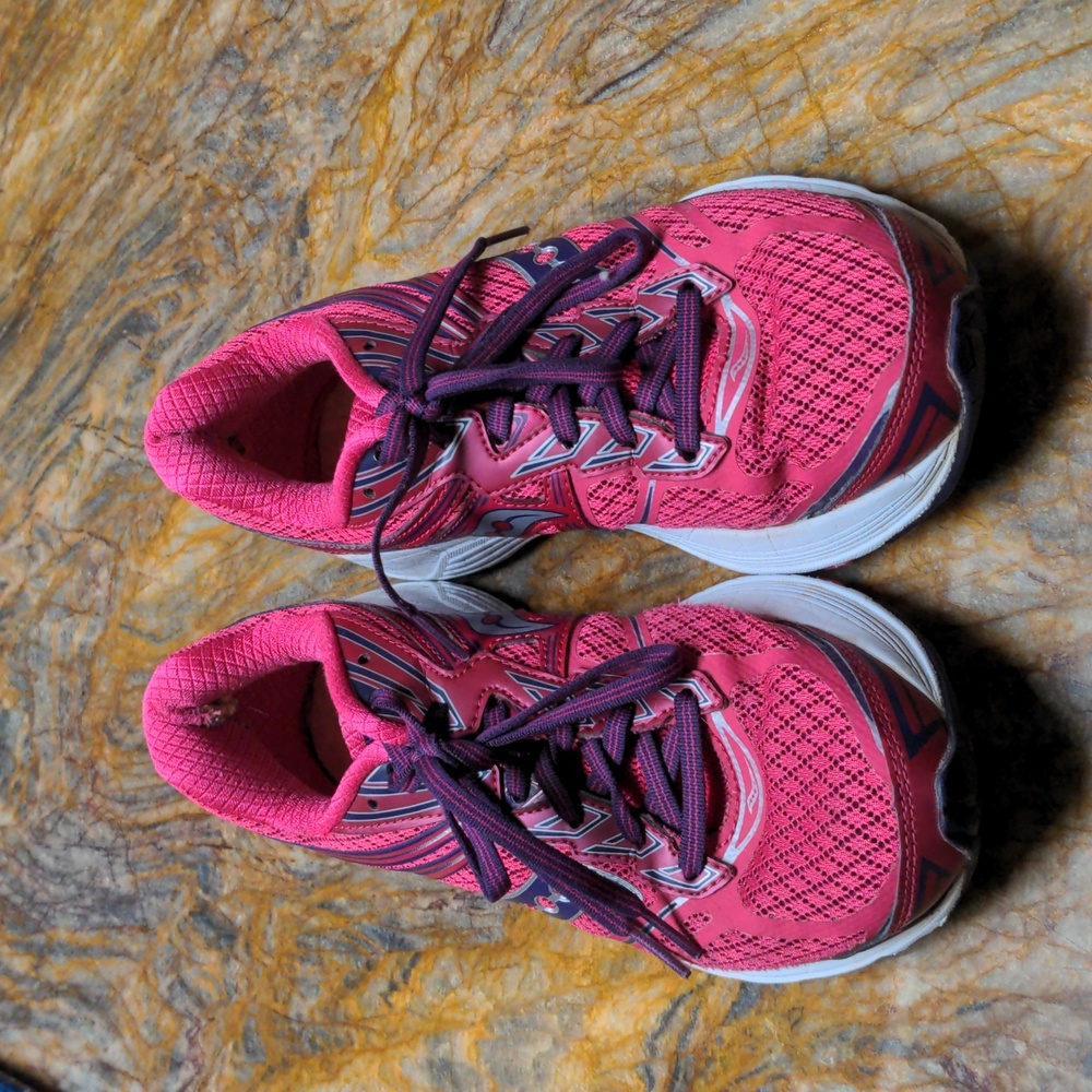 SAUCONY Pink Running Shoes-8.5